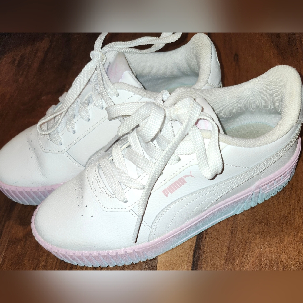 Girls Sz 3 Puma Carina 2.0 Gradient Sneakers in Like New Condition